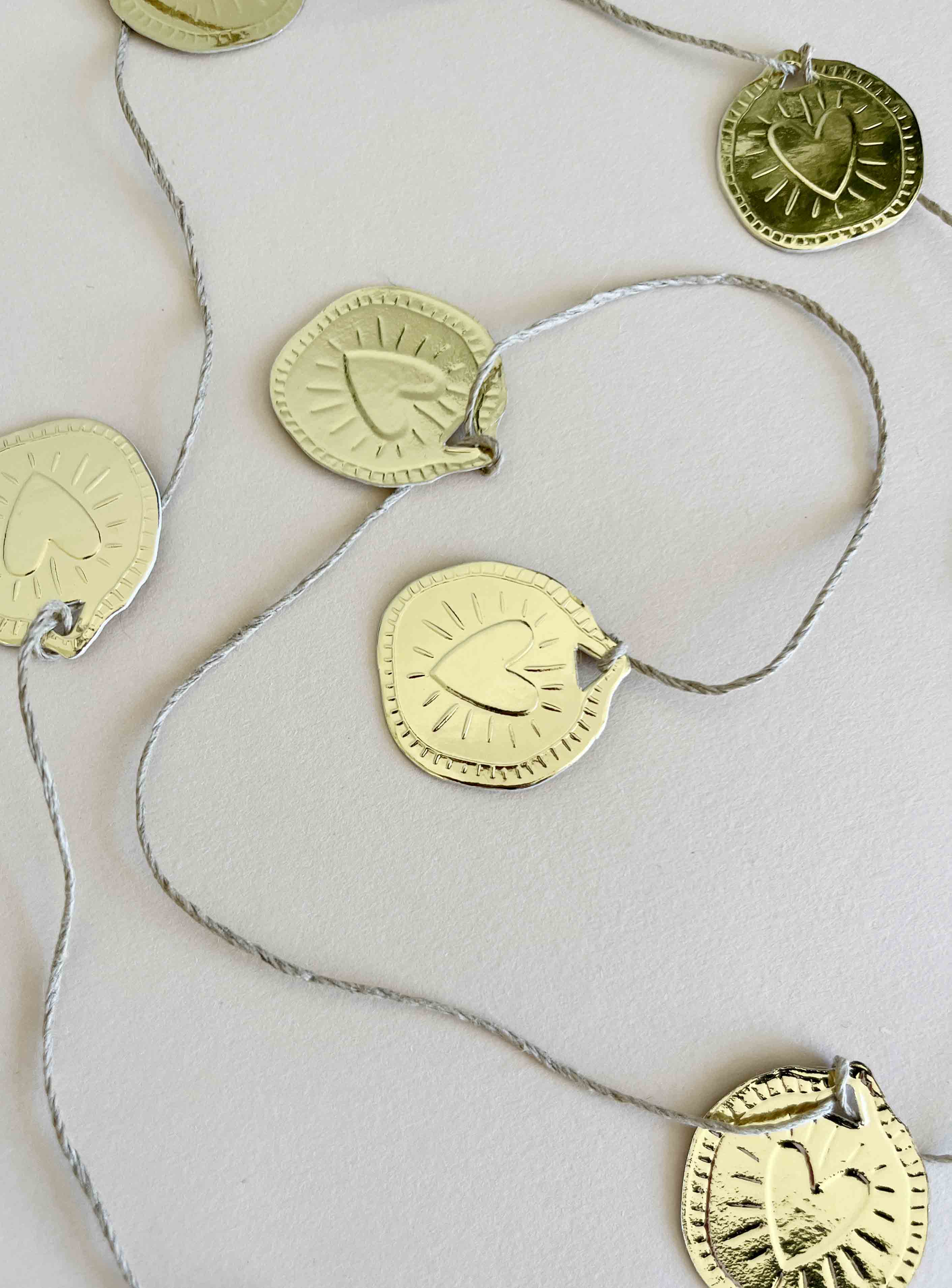 String Of Hearts - Gold