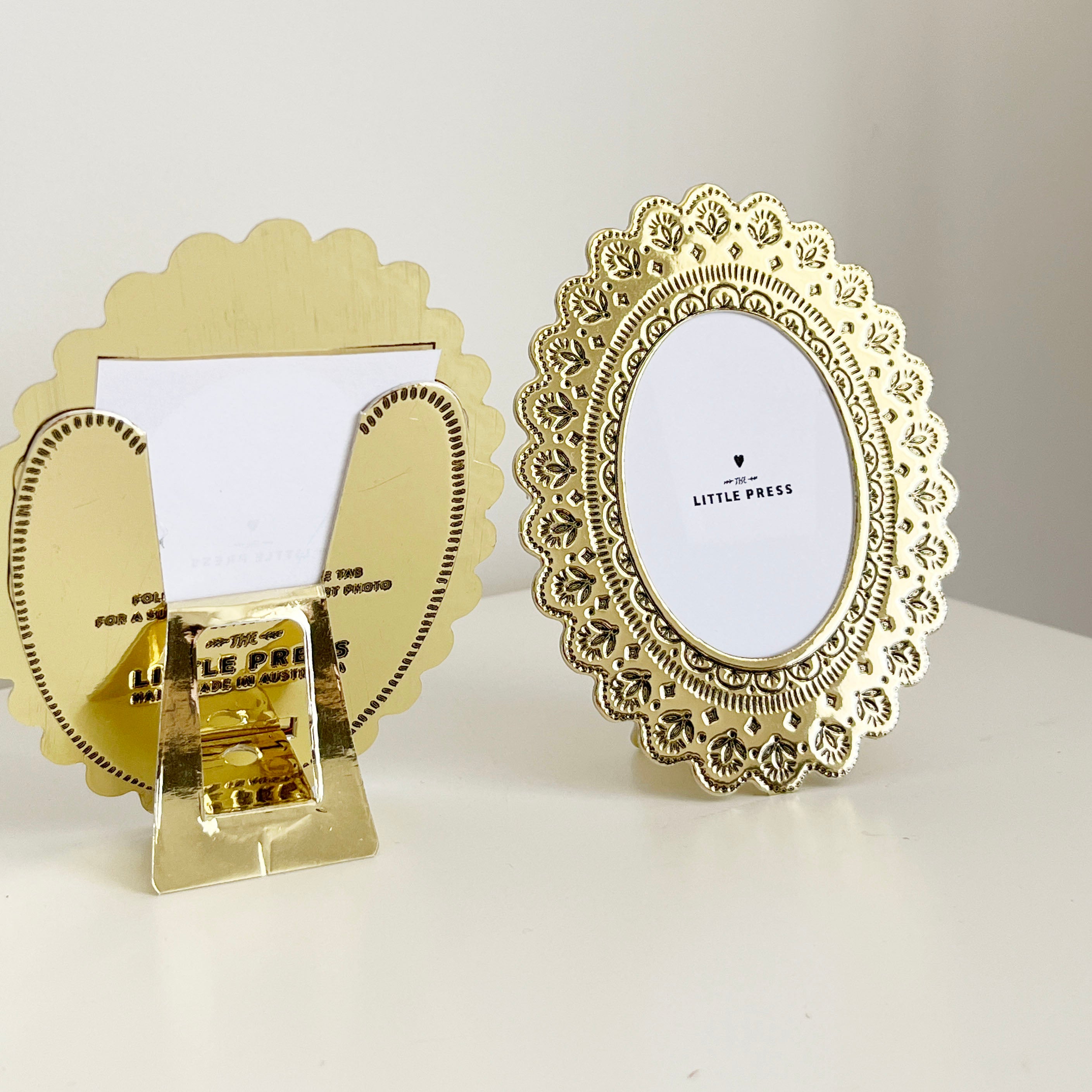 Faux Tin ~ Oval travel/desk frame ~ Gold