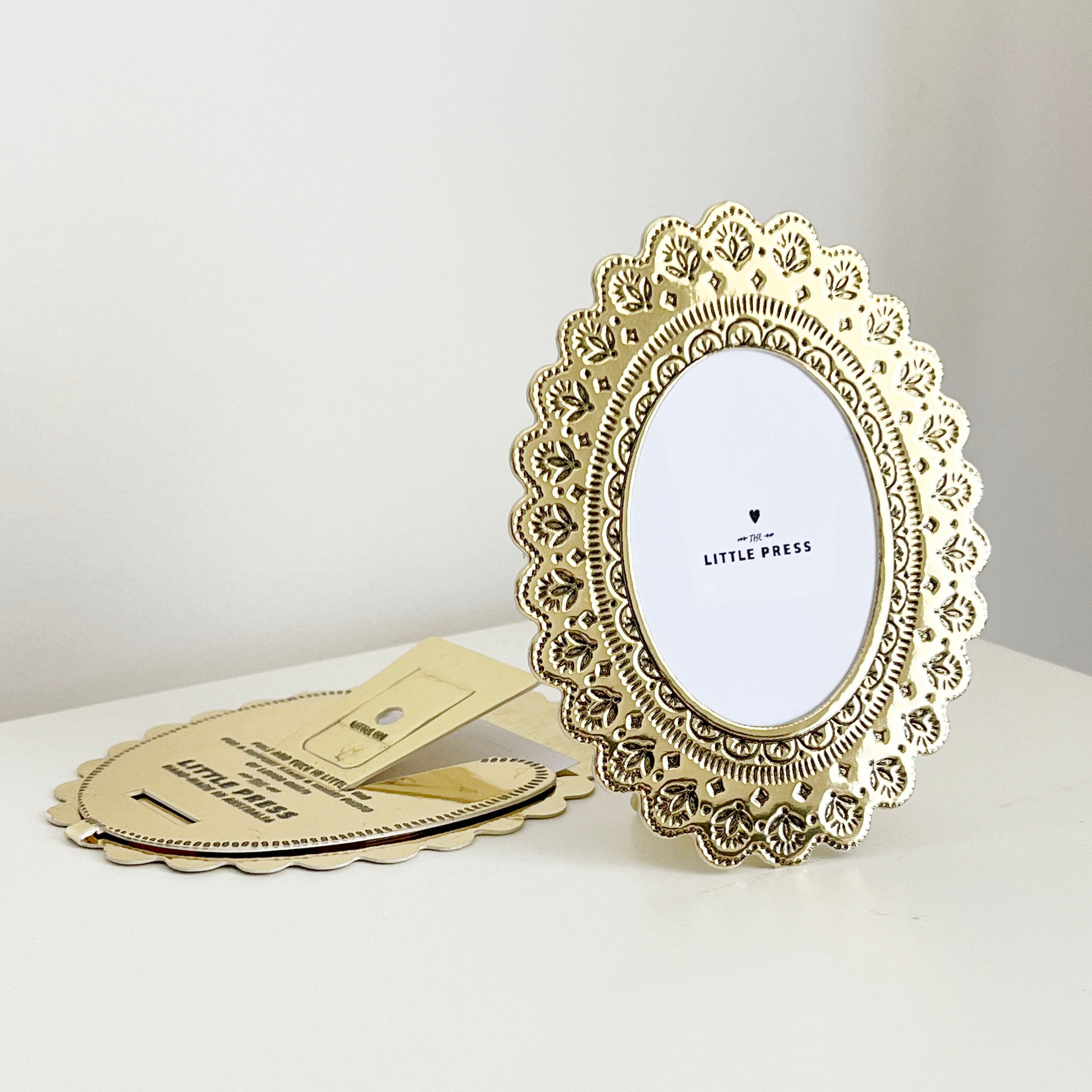 Faux Tin ~ Oval travel/desk frame ~ Gold